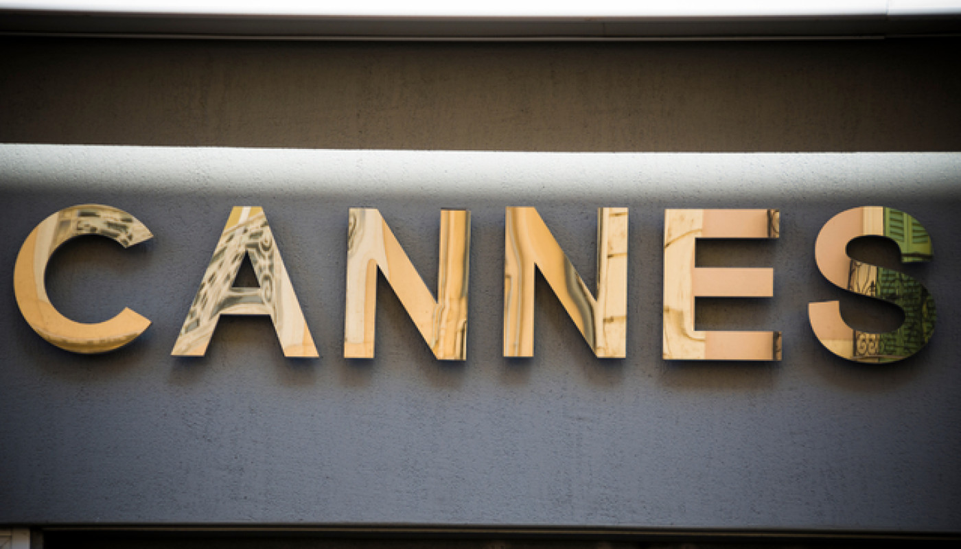 Pour un transfert jusqu’à l’aéroport de Nice depuis le centre de Cannes, contactez VIP Only !